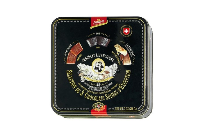 Swiss milk chocolate with hazelnut pieces