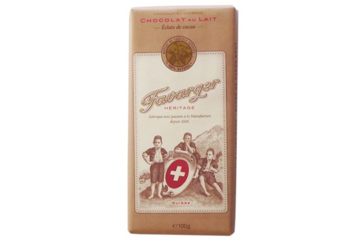 Chocolate con leche y trozos de granos de cacao